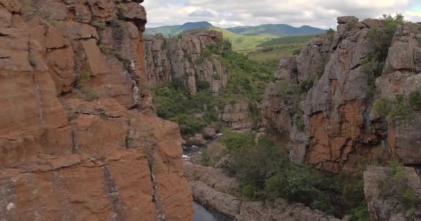 Drone Aerial Reveal Shot Blyde River Canyon Amber Treur Falls — Stok video