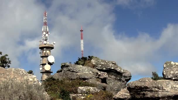 Satellite Cellphone Towers Mariepskop Blyde Canyon — Stockvideo