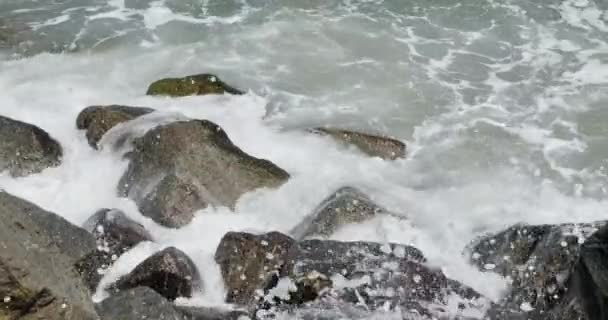 Ocean Waves Hitting Jetty Rocks — Stok video