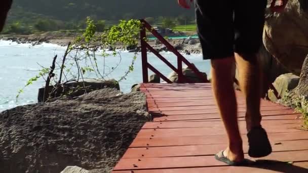 Tilt Man Walking Wooden Jetty Hang Rai Vietnam Slow Motion — Stock Video
