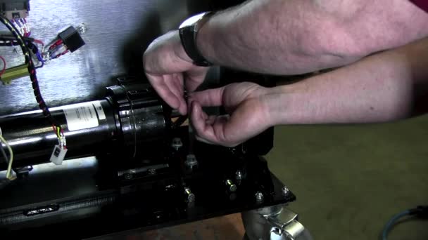 Adjusting Tension Paint Mixer Chain — Stock videók