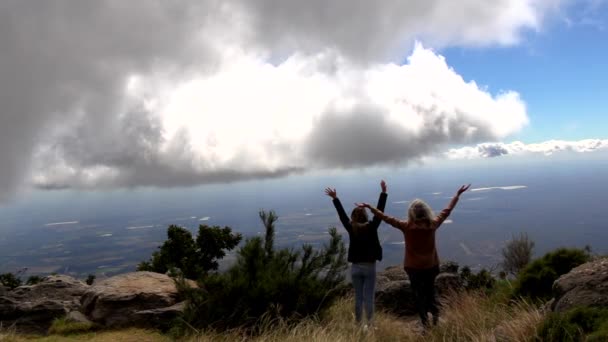 Two Women Hands Air Enjoy View Mariepskop — 图库视频影像