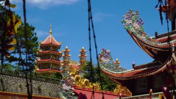 Ornamental Roofs Giac Nguyen Buddhist Temple Lam Dong Vietnam — Vídeo de Stock