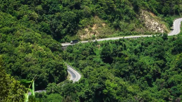 Vehicles Traveling Mountain Forest Road Country Side Driving Wild Mountain — Stock videók