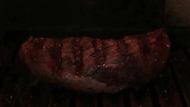 Close Picanha Juicy Brazilian Meat Steak Grilled Flame Grill — ストック動画