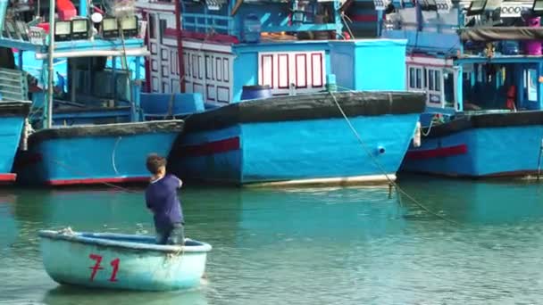 Harbor Vietnam Tan Boy Sailing Floating Basket Boats Vinh Bay — Stock Video