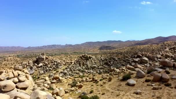 Hermosa Vista Voladora Boulder Gardens Pioneertown California — Vídeo de stock