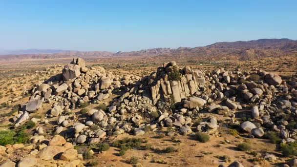 Wide Angle Drone Shot Some Rocks Boulders Socal — Vídeo de Stock