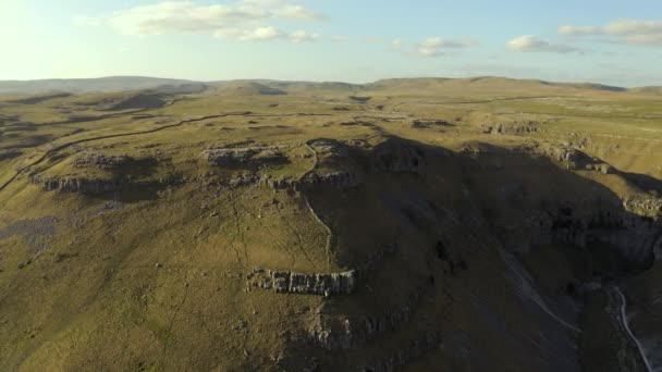 Gordale Scar Malham Yorkshire Dales National Park Aerial Drone Shot — Stockvideo