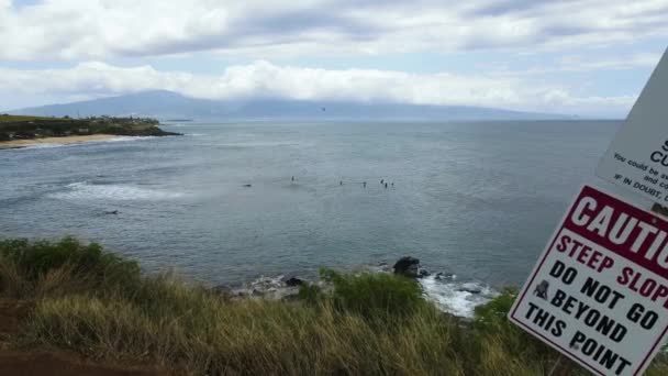 Caution Warning Sign Cliffs Rocky Maui Island Coastline Aerial — 비디오