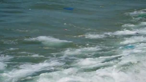 Floating Garbage Manta Beach Mui Vietnam Gimbal Shot — Vídeo de Stock