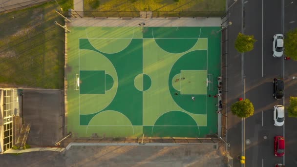 Local Basketball Team Practicing Shooting Hoops Outdoor Basketball Court — Stockvideo