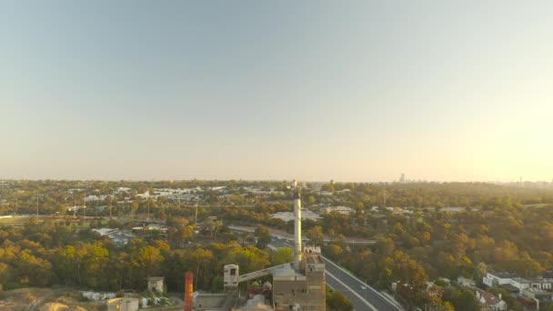 Still Drone Perspective Looking Construction Site Adjacent Highway — Video Stock