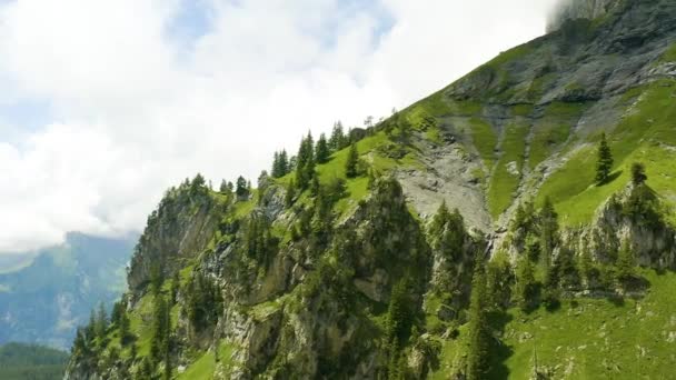 Aerial Beautiful Green Mountain Top Revealing Stunning Swiss Landscape — kuvapankkivideo