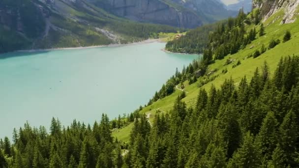 Aerial Beautiful Swiss Landscape Blue Lake Tilting Stunning Mountains Distance — Wideo stockowe