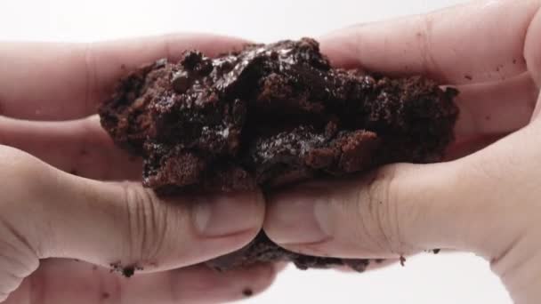 Macro Shot Juicy Fudge Chocolate Brownie Cookie Squeezed Male Hands — Vídeo de Stock
