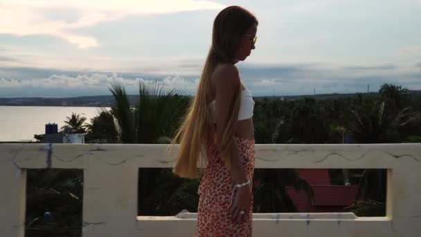 Beautiful Redhead Young Female White Bikini Top Dress Walking Rooftop — Vídeo de stock