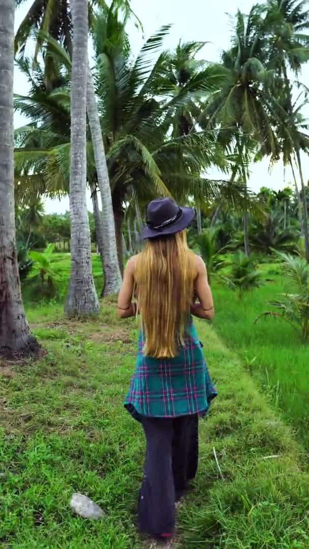 Beautiful Redhead Enjoying Tropical Jungle Vertical Shot Social Media — ストック動画