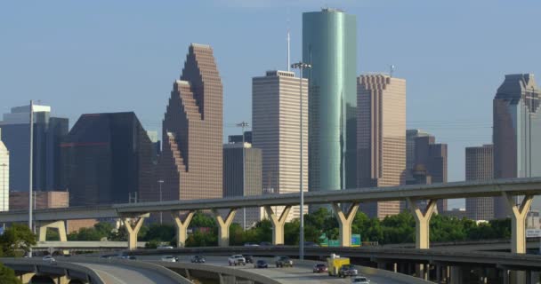 Establishing Shot Cars North Freeway Downtown Houston — 图库视频影像