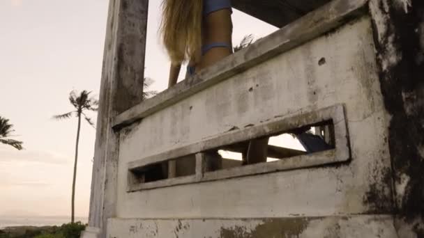 Sexy Caucasian Woman Wearing Blue Bikini Vacation Sitting Abandoned House — Vídeo de Stock