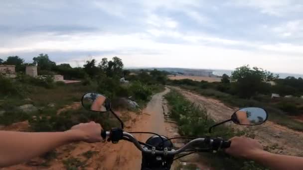 Riding Motorbike Dangerous Gravel Road Tropical Climate Point View — Stock video