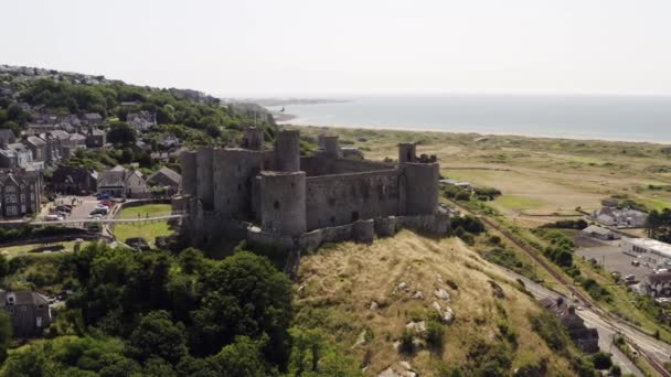Harlech Castle North Wales Gwynedd Shot Drone Show Proximity Castle — ストック動画