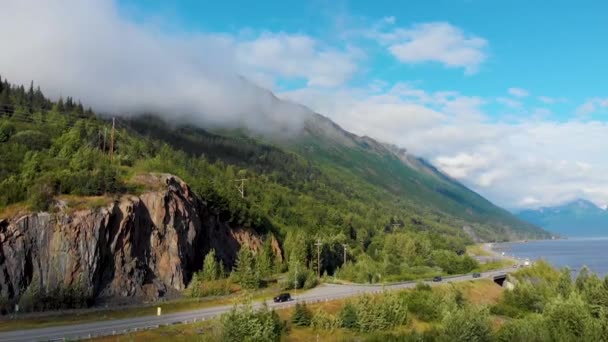 Drone Βίντεο Από Αυτοκίνητα Που Ταξιδεύουν Seward Highway Στη Βάση — Αρχείο Βίντεο