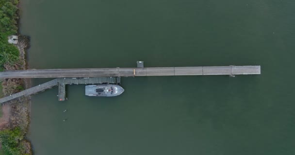 Birdseye View Small Boat Docked Port — 비디오