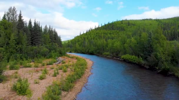 Drone Video Dolly Shot Του Rock Beach Chena River Στο — Αρχείο Βίντεο