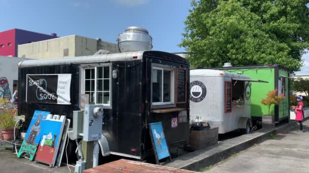 Food Truck Pod Astoria Oregon Sunny Day — Wideo stockowe