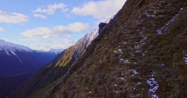 Dramatic Aerial Flying Cliff Sides Southern Alps Arthur Pass New — Vídeos de Stock