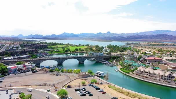 Very Wide Angle Aerial Shot London Bridge Lake Havasu — 비디오