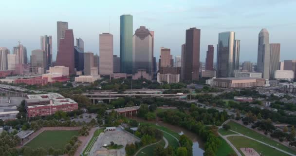 Tracking Aerial Shot Downtown Houston Evening — 비디오