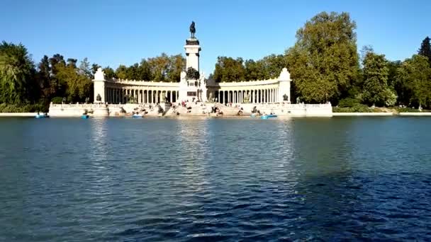 Front View Big Pond Retiro Park Madrid Spain Sunny Summer — 图库视频影像