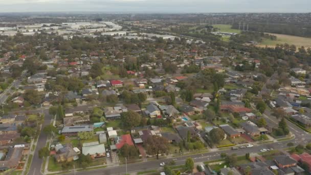 Aerial Perspective Tracking Utility Van Foreground Major Arterial — Stock video