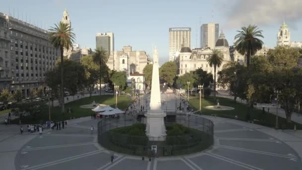 Aerial Drone Scene Flying Forward May Pyramid Plaza Mayo Buenos — Vídeos de Stock