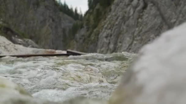 Slow Motion View Creek Water Running Rocks Truck Shot — Vídeos de Stock