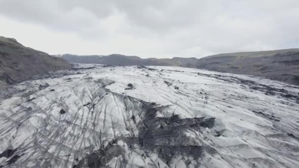 Aerial Drone View Blackened Melting Solheimajokull Glacier Cloudy Iceland — Vídeos de Stock