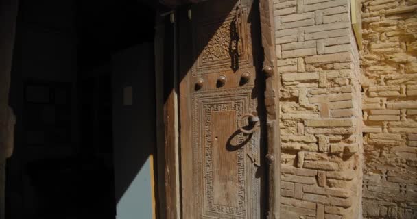 Bujará Uzbekistán Puertas Mezquita Magoki Attari Columna Medieval Abovedada Mezquita — Vídeos de Stock