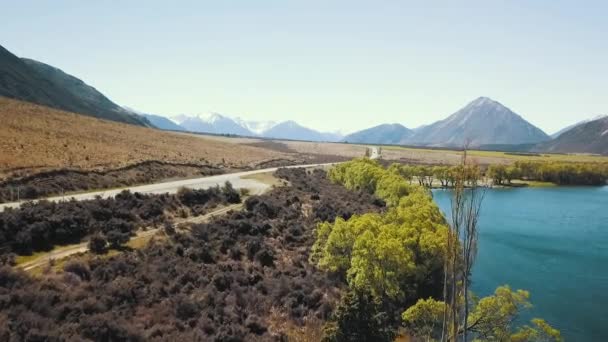 Aerial View Lake Pearson Highway New Zealand Dolly Shot — ストック動画