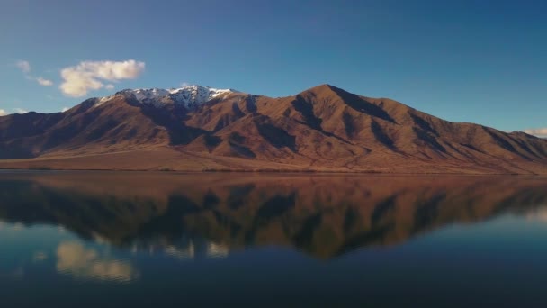Panoramic View Mountains Lake Benmore New Zealand Pan Shot — Vídeos de Stock
