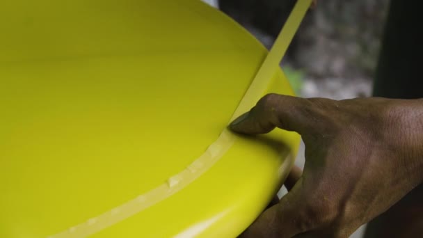 Surfboard Shaper Puts Painters Tape Surfboard Painting — Stock video