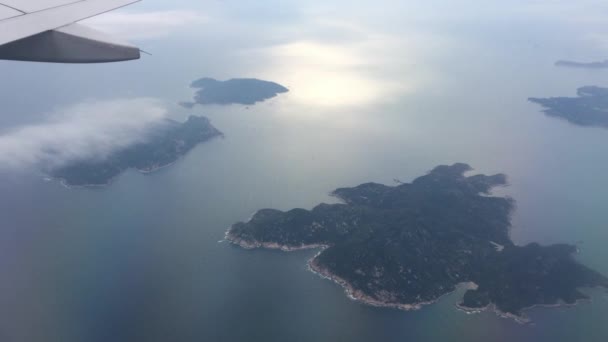 Airplane Flight Picturesque Island Hong Kong Daytime Aerial Pov — Stockvideo