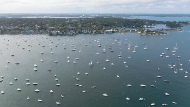 อเร ยงรายอย ในท าเร Marblehead Marblehead Usa งโดรนทางอากาศ — วีดีโอสต็อก