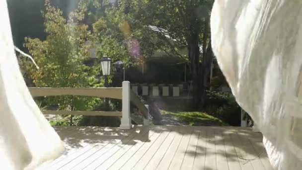 Scenic Beautiful Gardens White Curtains Blowing Wind — Vídeo de Stock