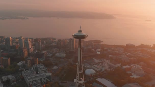 Stabilire Ampia Antenna Dello Space Needle Durante Tramonto Con Puget — Video Stock