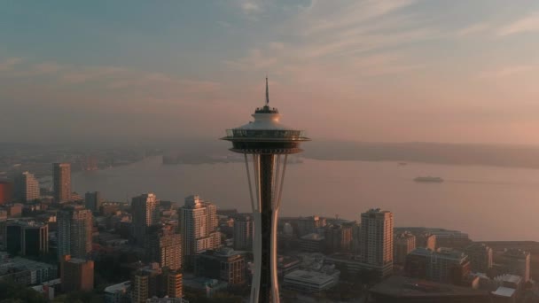 Orbiting Aerial Space Needle Smoke Filled Sunset Puget Sound Backdrop — Video Stock