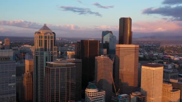 Orbiting Aerial Shot Seattle Unique Downtown Skyscrapers — Stockvideo