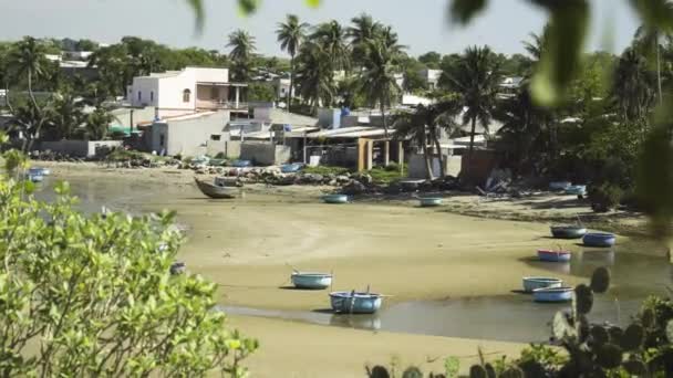 Beautiful Village Small Colorful Circular Boats Lying Beach Used Local — Video Stock