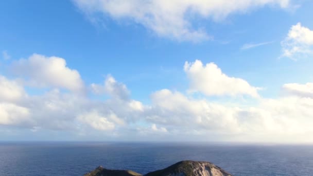 Drone Tilting Reveal Uninhabited Island Middle Ocean — Video Stock